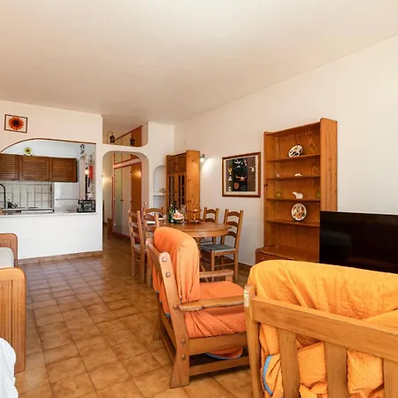 The Concierge - Center *