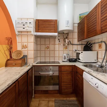 The Concierge - Center Apartment